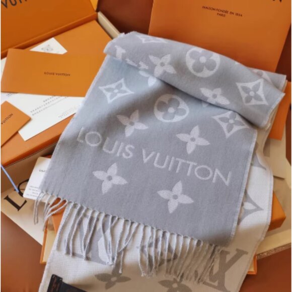Louis Vuitton Scarf - Picture 1 of 4